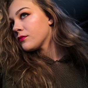 Meet your Posher, Abbie